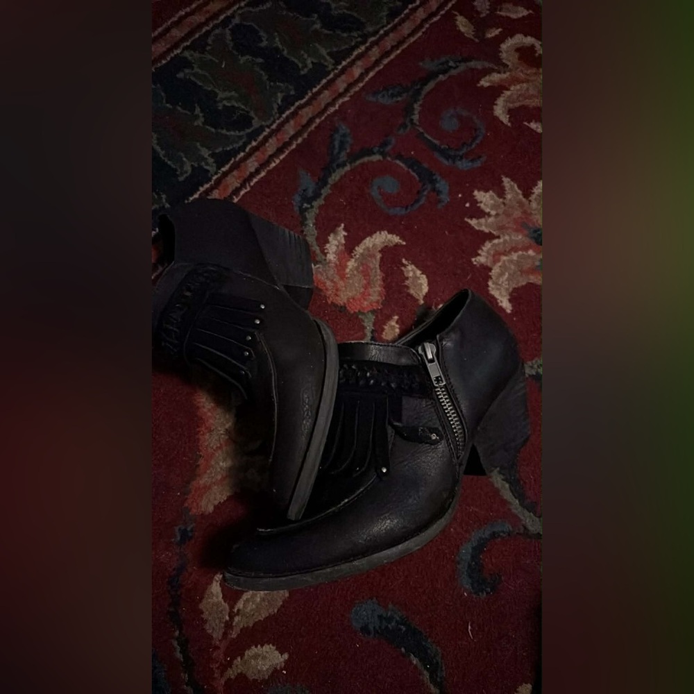 Very Volatile Black Western Boots - Picture 3 of 5